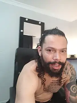 Snapshot of AlukardBig chatting on 8, 11, 2025 AlukardBig online show from 8, 11, 2025