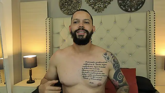 Snapshot of AlukardBig chatting on 20, 10, 2025 AlukardBig online show from 20, 10, 2025