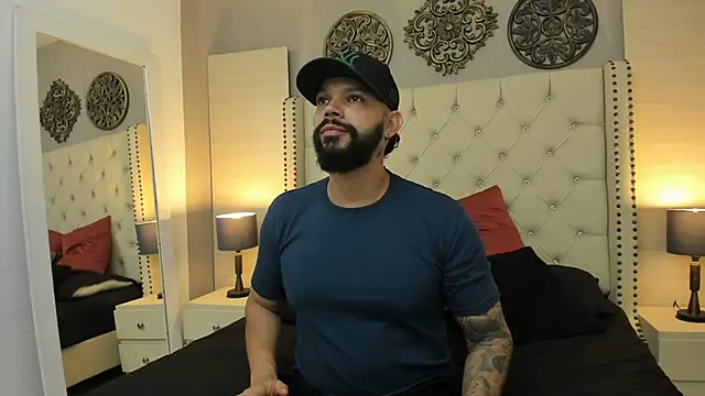 Snapshot of AlukardBig chatting on 15, 10, 2025 AlukardBig online show from 15, 10, 2025