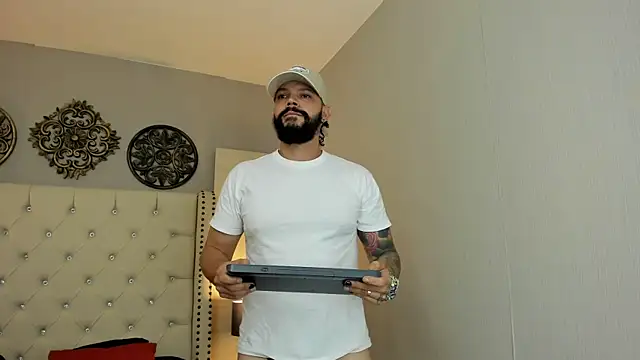 Snapshot of AlukardBig chatting on 21, 10, 2025 AlukardBig online show from 21, 10, 2025