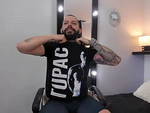 Snapshot of AlukardBig chatting on 4, 11, 2025 AlukardBig online show from 4, 11, 2025