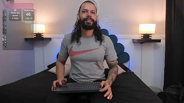 Snapshot of AlukardBig chatting on 19, 11, 2025 AlukardBig online show from 19, 11, 2025