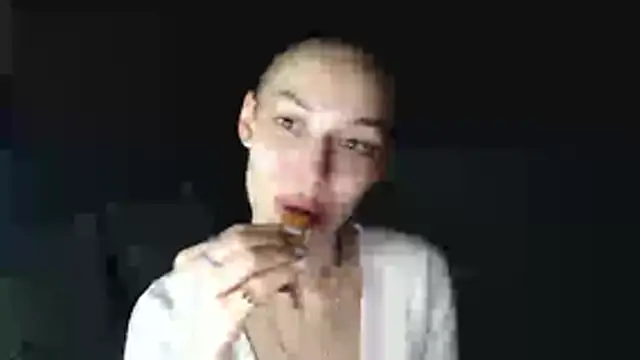 Daphne Darkthorn online show from 4, 11, 2025