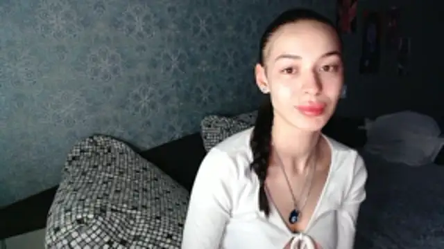 Daphne Darkthorn online show from 10, 11, 2025