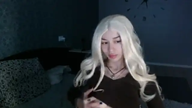 Daphne Darkthorn online show from 25, 11, 2025