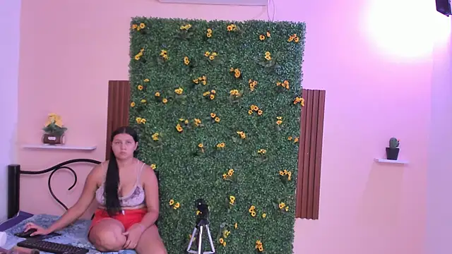 Snapshot of creysydulce chatting on 25, 11, 2025 creysydulce online show from 25, 11, 2025