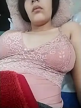 Snapshot of Thaila-Aurora chatting on 27, 10, 2025 Thaila-Aurora online show from 27, 10, 2025