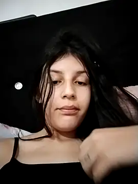 Snapshot of Thaila-Aurora chatting on 9, 11, 2025 Thaila-Aurora online show from 9, 11, 2025