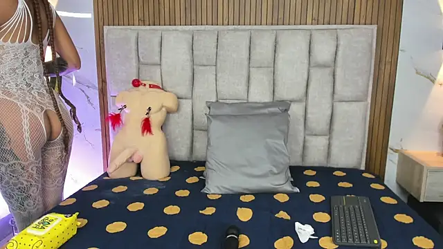 Sassha ferrer online show from 20, 12, 2025