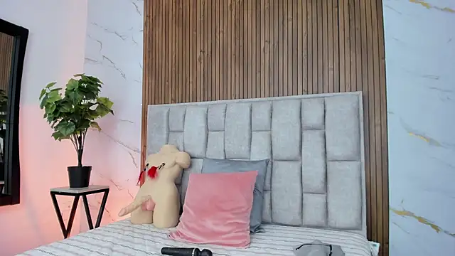 Sassha ferrer online show from 28, 11, 2025