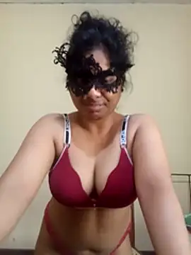 Expose Queen online show from 19, 3, 2026