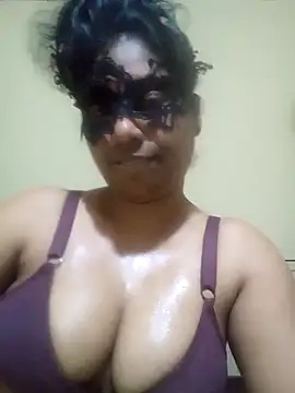 Expose Queen online show from 9, 2, 2026