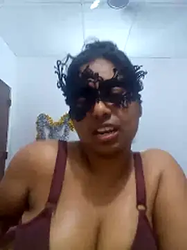 Snapshot of Expose_Queen chatting on 28, 4, 2026 Expose Queen online show from 28, 4, 2026