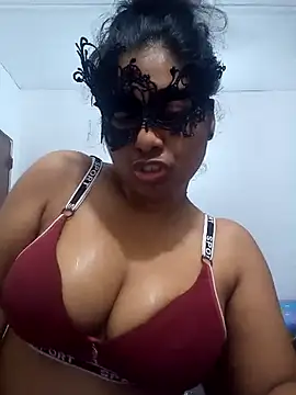 Snapshot of Expose_Queen chatting on 29, 4, 2026 Expose Queen online show from 29, 4, 2026