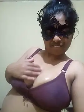 Expose Queen online show from 11, 3, 2026