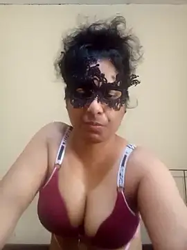 Expose Queen online show from 20, 3, 2026