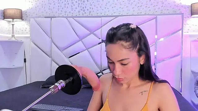 GabbiePrice online show from 2, 4, 2026