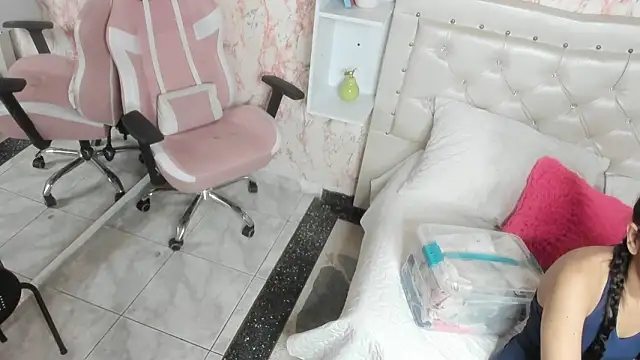 GabbiePrice online show from 2, 2, 2026