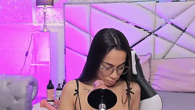 GabbiePrice online show from 14, 6, 2026