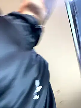 DerryAndIzzy online show from 10, 1, 2026