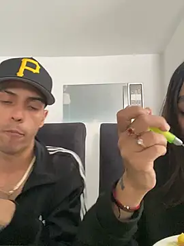 DerryAndIzzy online show from 13, 1, 2026