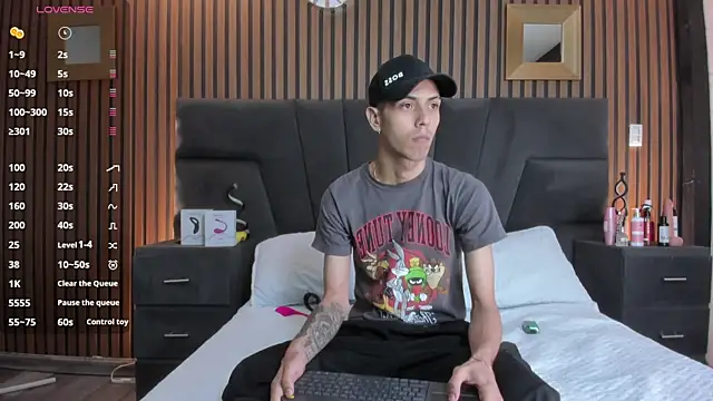 DerryAndIzzy online show from 21, 11, 2025