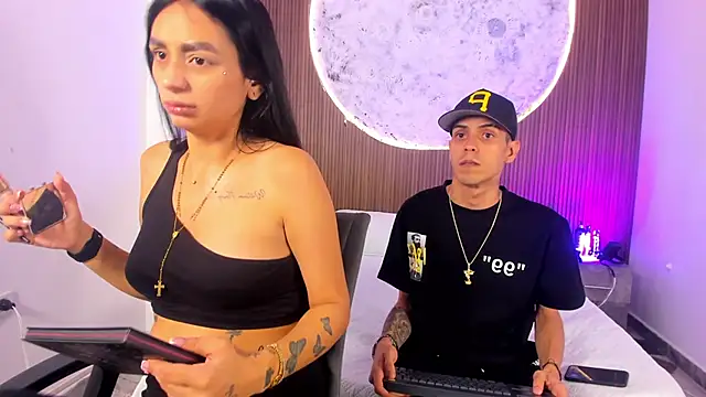 DerryAndIzzy online show from 30, 3, 2026