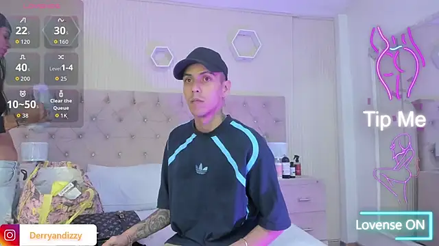 DerryAndIzzy online show from 7, 11, 2025