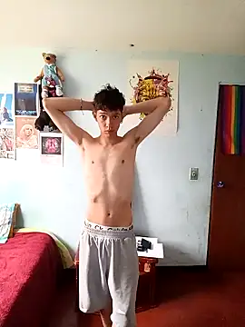 Snapshot of heyy_noah11 chatting on 13, 10, 2025 heyy noah11 online show from 13, 10, 2025