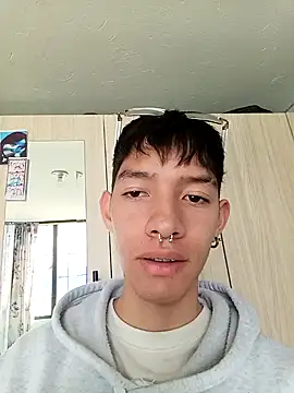 Snapshot of heyy_noah11 chatting on 19, 10, 2025 heyy noah11 online show from 19, 10, 2025