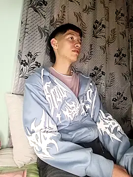 Snapshot of heyy_noah11 chatting on 28, 11, 2025 heyy noah11 online show from 28, 11, 2025