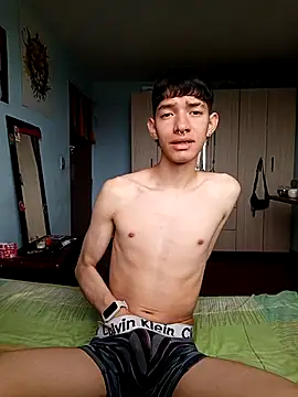 Snapshot of heyy_noah11 chatting on 27, 10, 2025 heyy noah11 online show from 27, 10, 2025