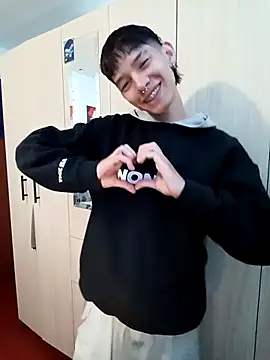 Snapshot of heyy_noah11 chatting on 26, 10, 2025 heyy noah11 online show from 26, 10, 2025