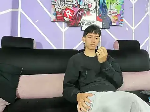 heyy noah11 online show from 10, 4, 2026