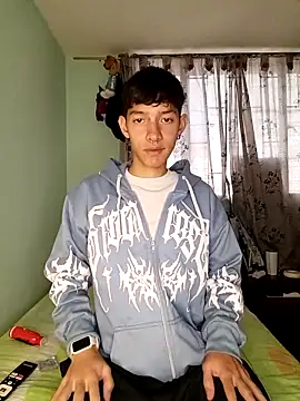 Snapshot of heyy_noah11 chatting on 26, 11, 2025 heyy noah11 online show from 26, 11, 2025