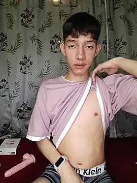 Snapshot of heyy_noah11 chatting on 15, 11, 2025 heyy noah11 online show from 15, 11, 2025