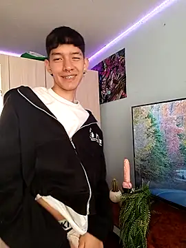 Snapshot of heyy_noah11 chatting on 30, 10, 2025 heyy noah11 online show from 30, 10, 2025