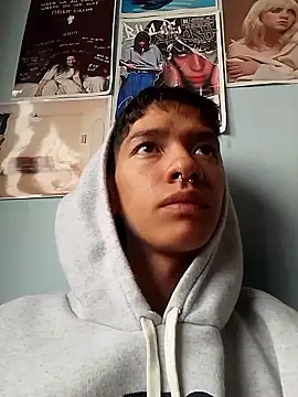 Snapshot of heyy_noah11 chatting on 11, 10, 2025 heyy noah11 online show from 11, 10, 2025