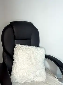  Isabella 1 online show from 8, 11, 2025