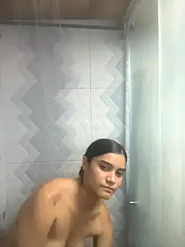 Snapshot of Molotov_Explosive chatting on 10, 11, 2025 Molotov Explosive online show from 10, 11, 2025