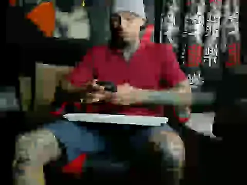 Snapshot of Molotov_Explosive chatting on 8, 11, 2025 Molotov Explosive online show from 8, 11, 2025