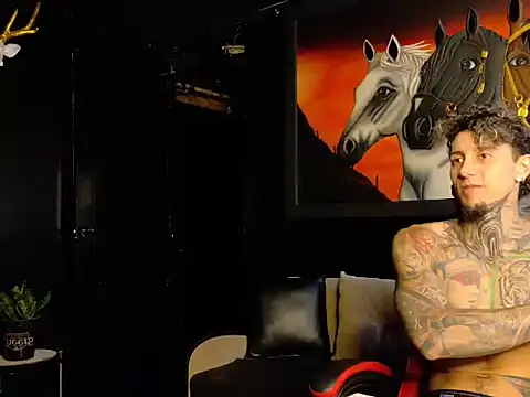 Snapshot of Molotov_Explosive chatting on 18, 11, 2025 Molotov Explosive online show from 18, 11, 2025