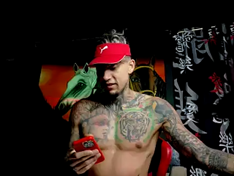 Snapshot of Molotov_Explosive chatting on 14, 10, 2025 Molotov Explosive online show from 14, 10, 2025