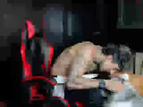 Snapshot of Molotov_Explosive chatting on 21, 11, 2025 Molotov Explosive online show from 21, 11, 2025