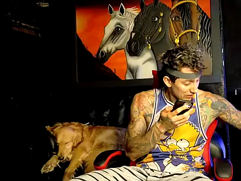 Snapshot of Molotov_Explosive chatting on 27, 11, 2025 Molotov Explosive online show from 27, 11, 2025