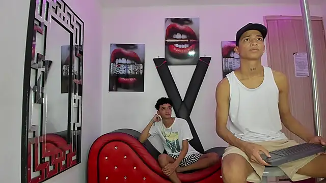 Snapshot of EMPIRE_BOYS1 chatting on 18, 11, 2025 EMPIRE BOYS1 online show from 18, 11, 2025