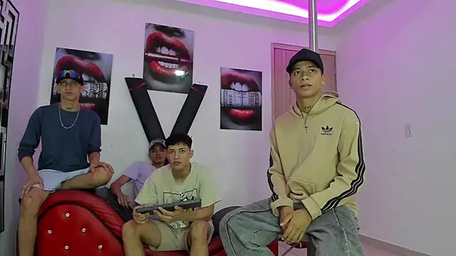 Snapshot of EMPIRE_BOYS1 chatting on 24, 11, 2025 EMPIRE BOYS1 online show from 24, 11, 2025