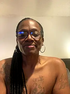 SweetCandy85 online show from 2, 11, 2025