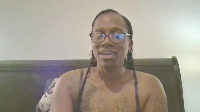 SweetCandy85 online show from 14, 10, 2025