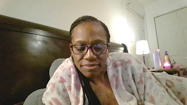 SweetCandy85 online show from 16, 10, 2025